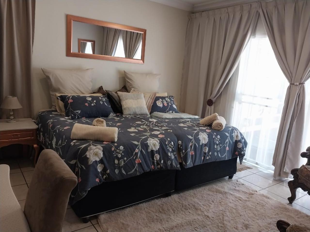 The Elephant Room At Frederick'S Place Pretoria-Noord Kültér fotó
