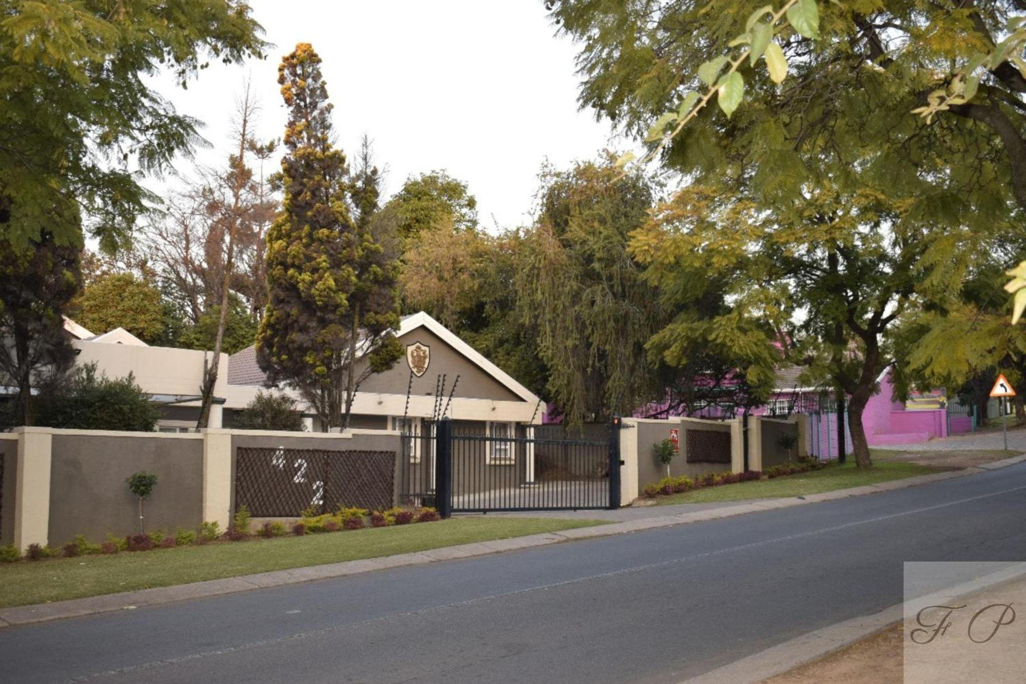 The Elephant Room At Frederick'S Place Pretoria-Noord Kültér fotó